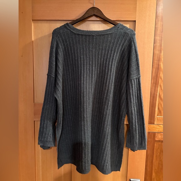 Free People Sweater - Picture 2 of 2